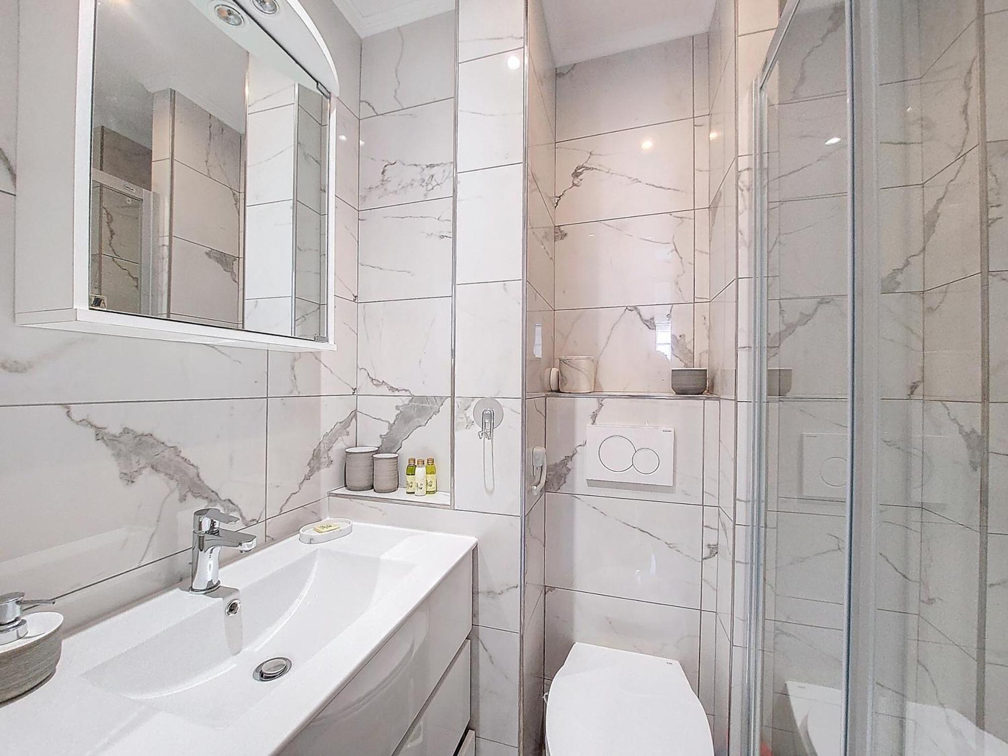 Appartement Nestor&jeeves - Flora - Promenade Des - *